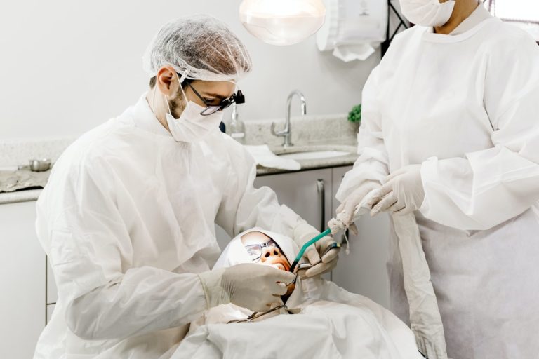 Chirurgia stomatologiczna Warszawa